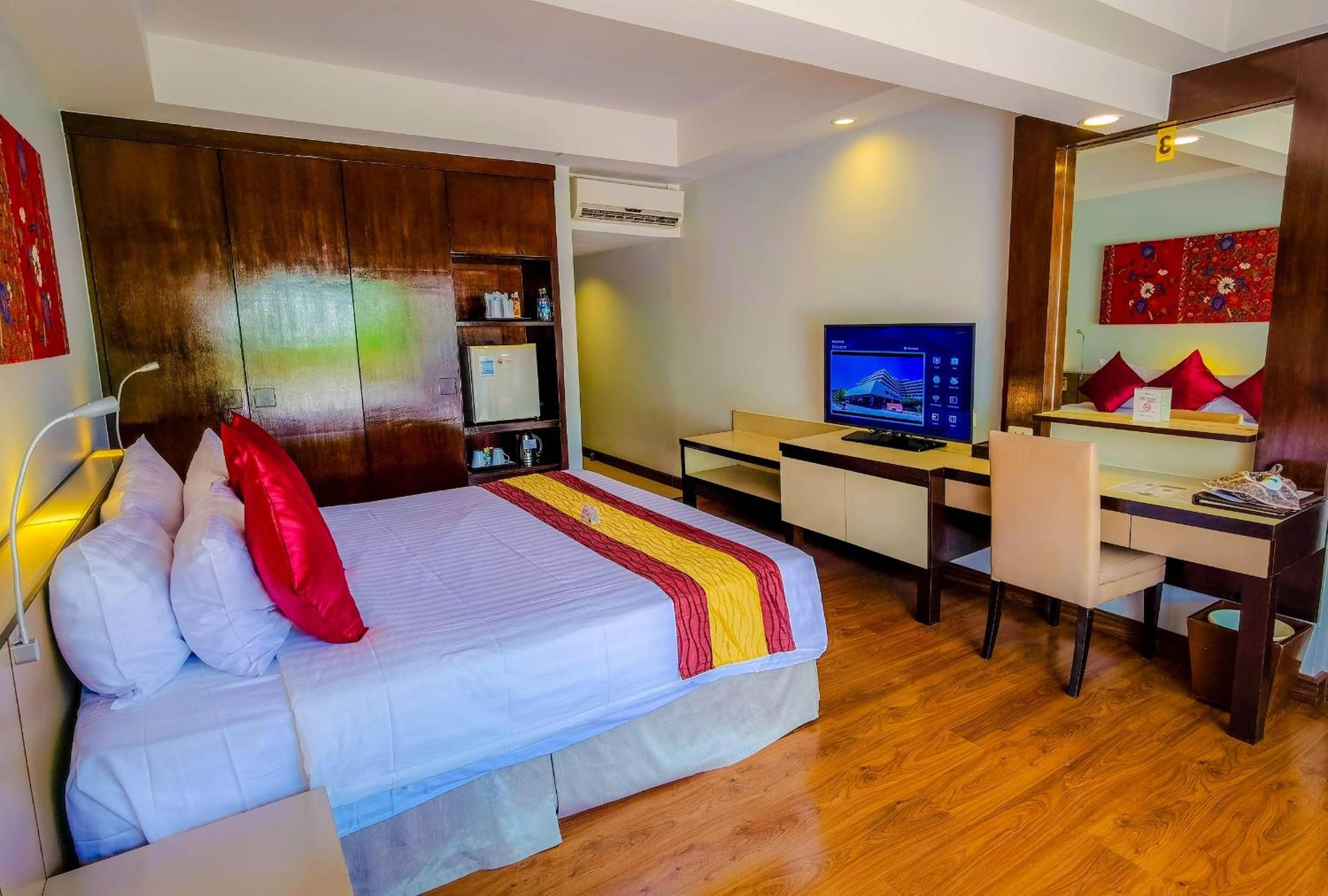 Patong Resort Hotel - Sha Extra Plus Buitenkant foto