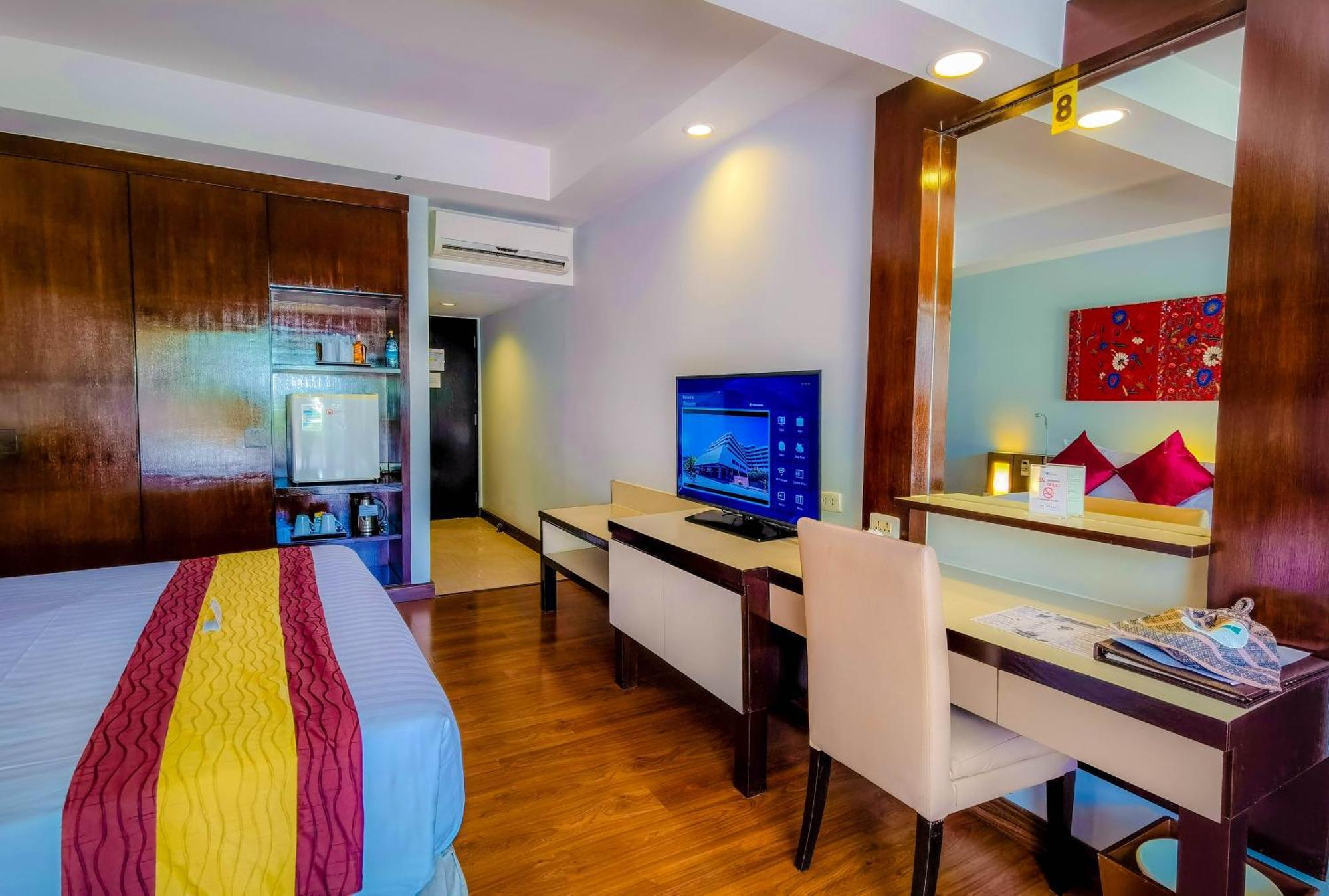 Patong Resort Hotel - Sha Extra Plus Buitenkant foto