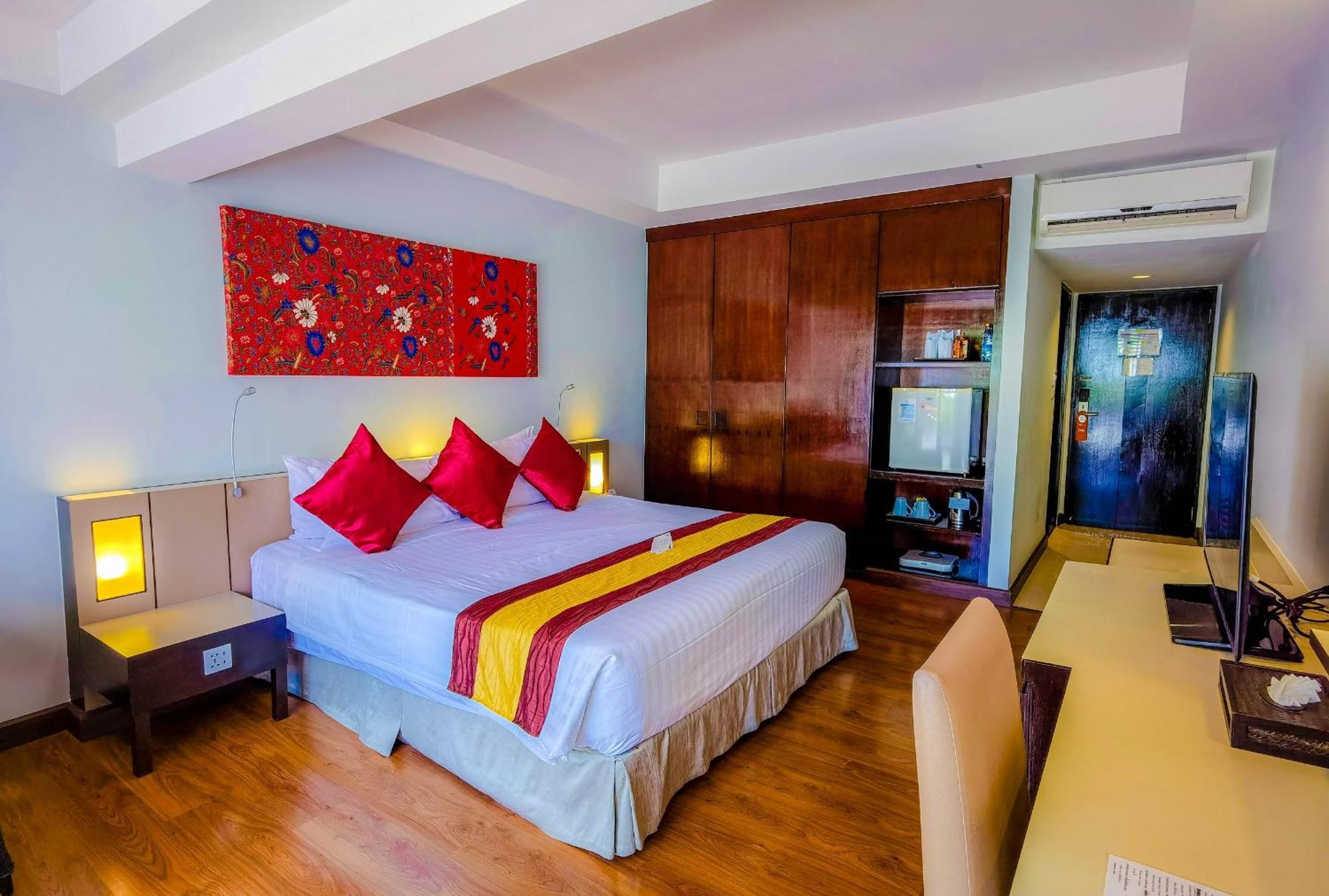 Patong Resort Hotel - Sha Extra Plus Buitenkant foto