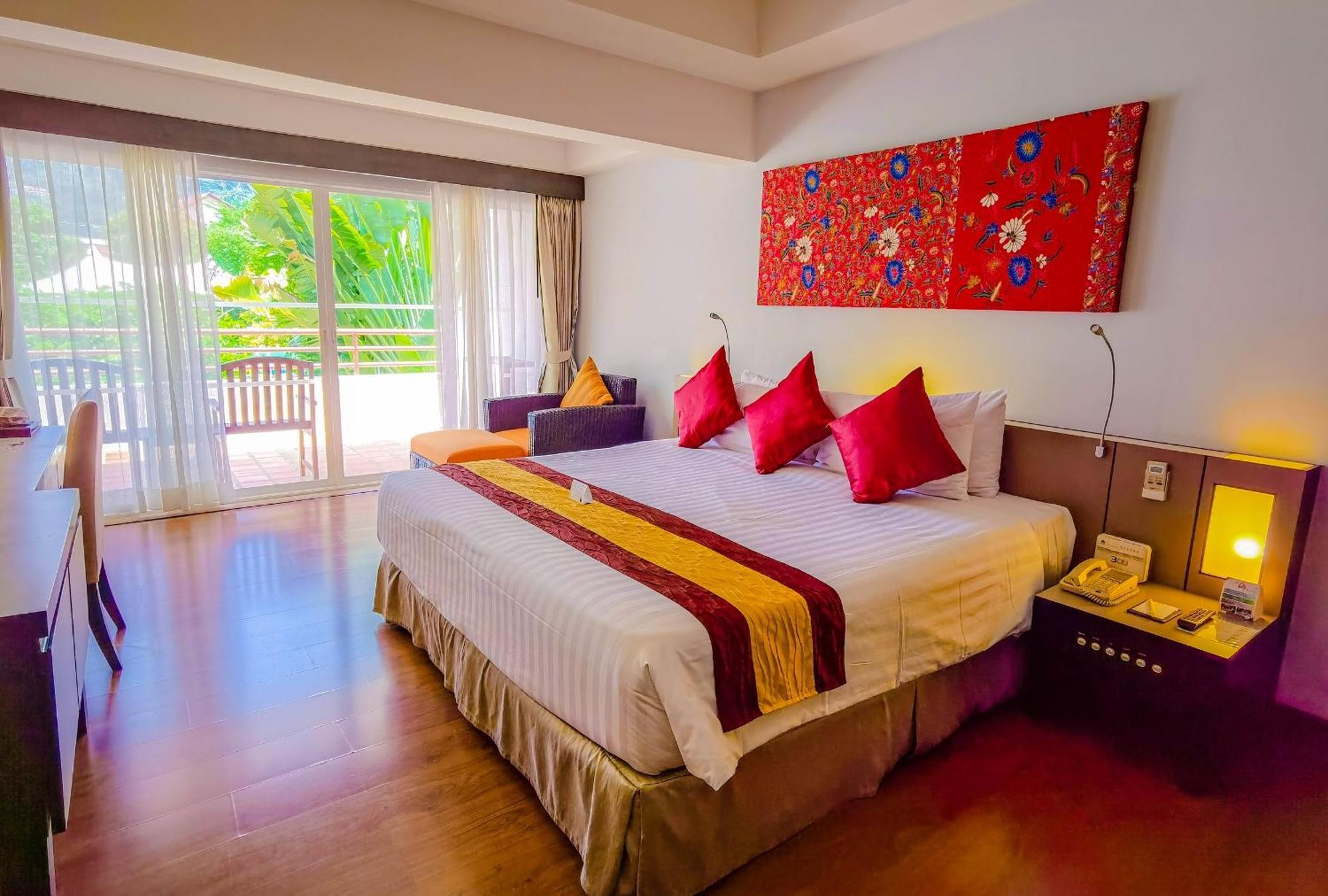 Patong Resort Hotel - Sha Extra Plus Buitenkant foto