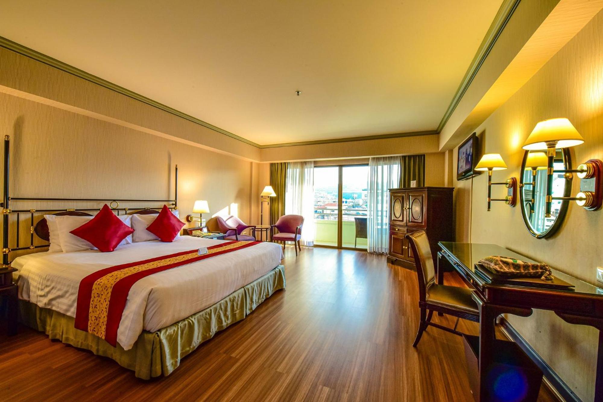 Patong Resort Hotel - Sha Extra Plus Buitenkant foto