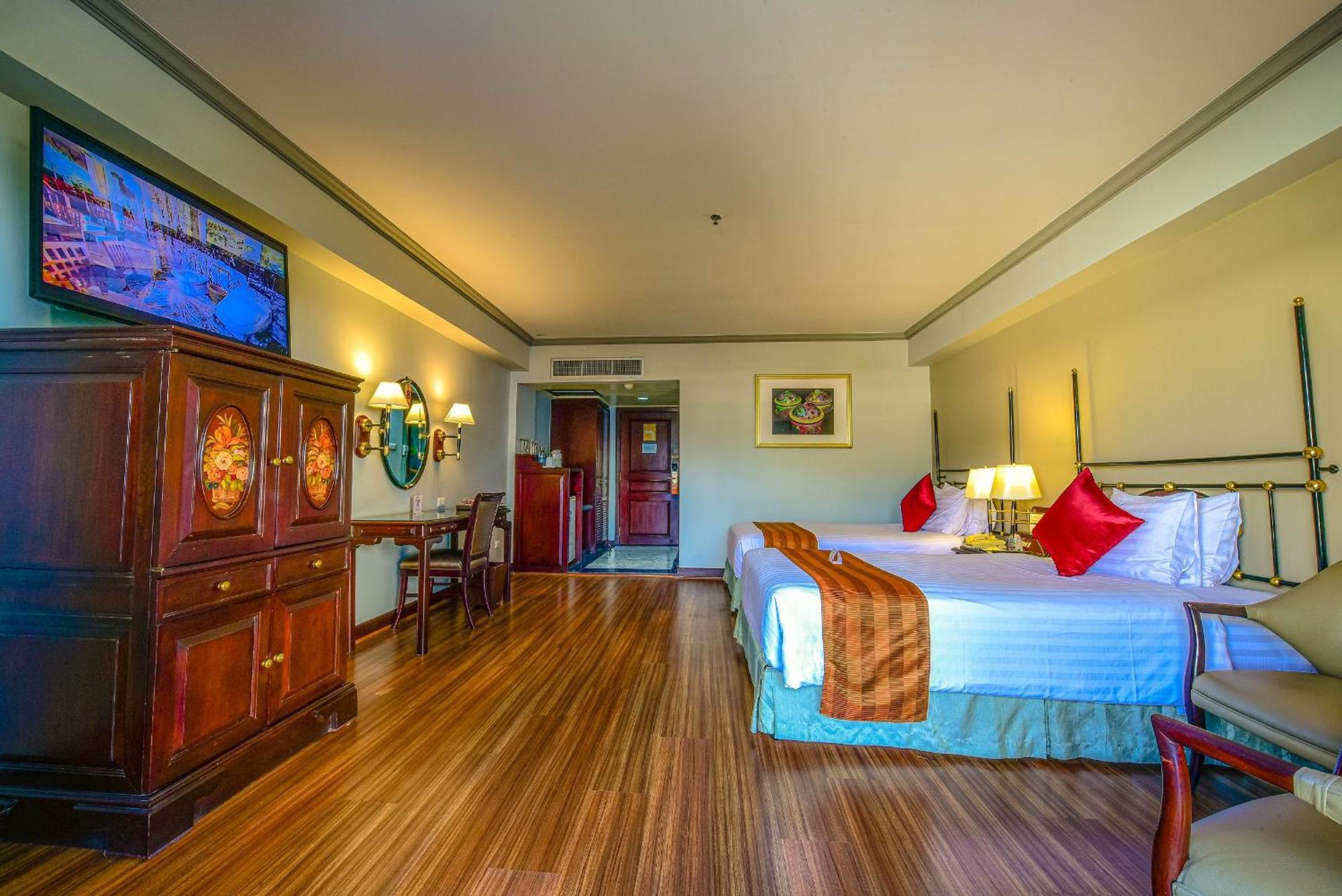 Patong Resort Hotel - Sha Extra Plus Buitenkant foto